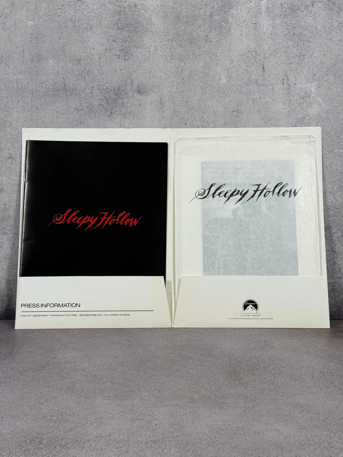 Press Kit Oficial “Sleepy Hollow” – Fotos + Brochure + Carpeta
