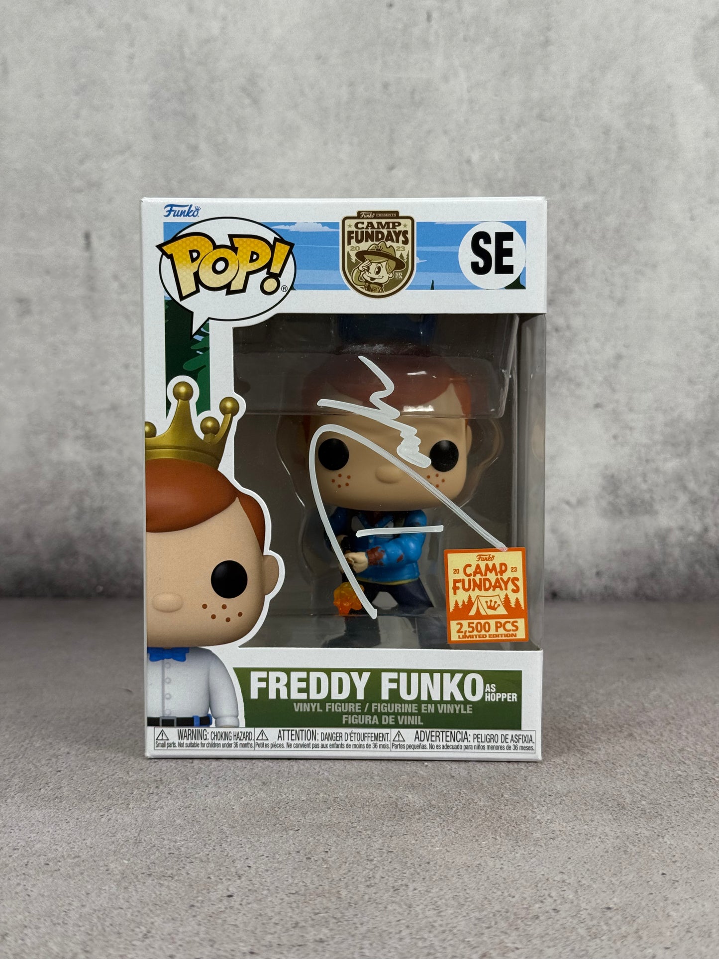 Funko Fundays 2023 Hopper Stranger Things 2,500 pcs firmado por David Harbour JSA